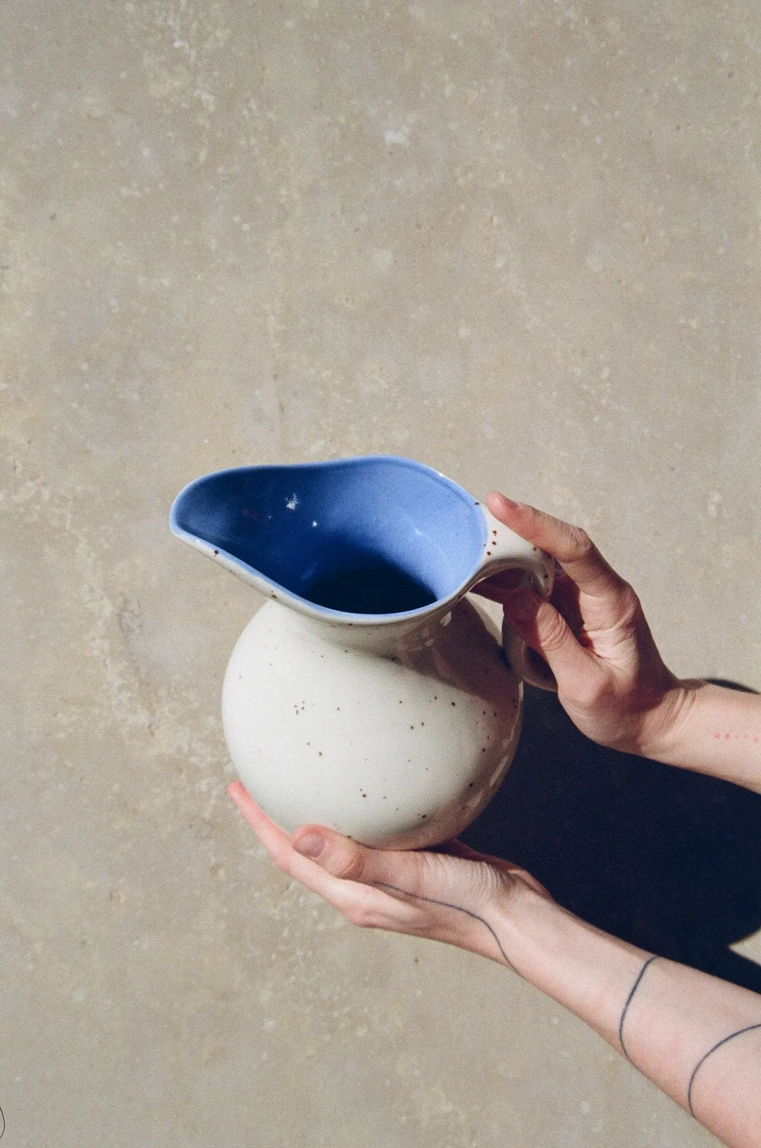 Pichet ROSA en couleur eggshell