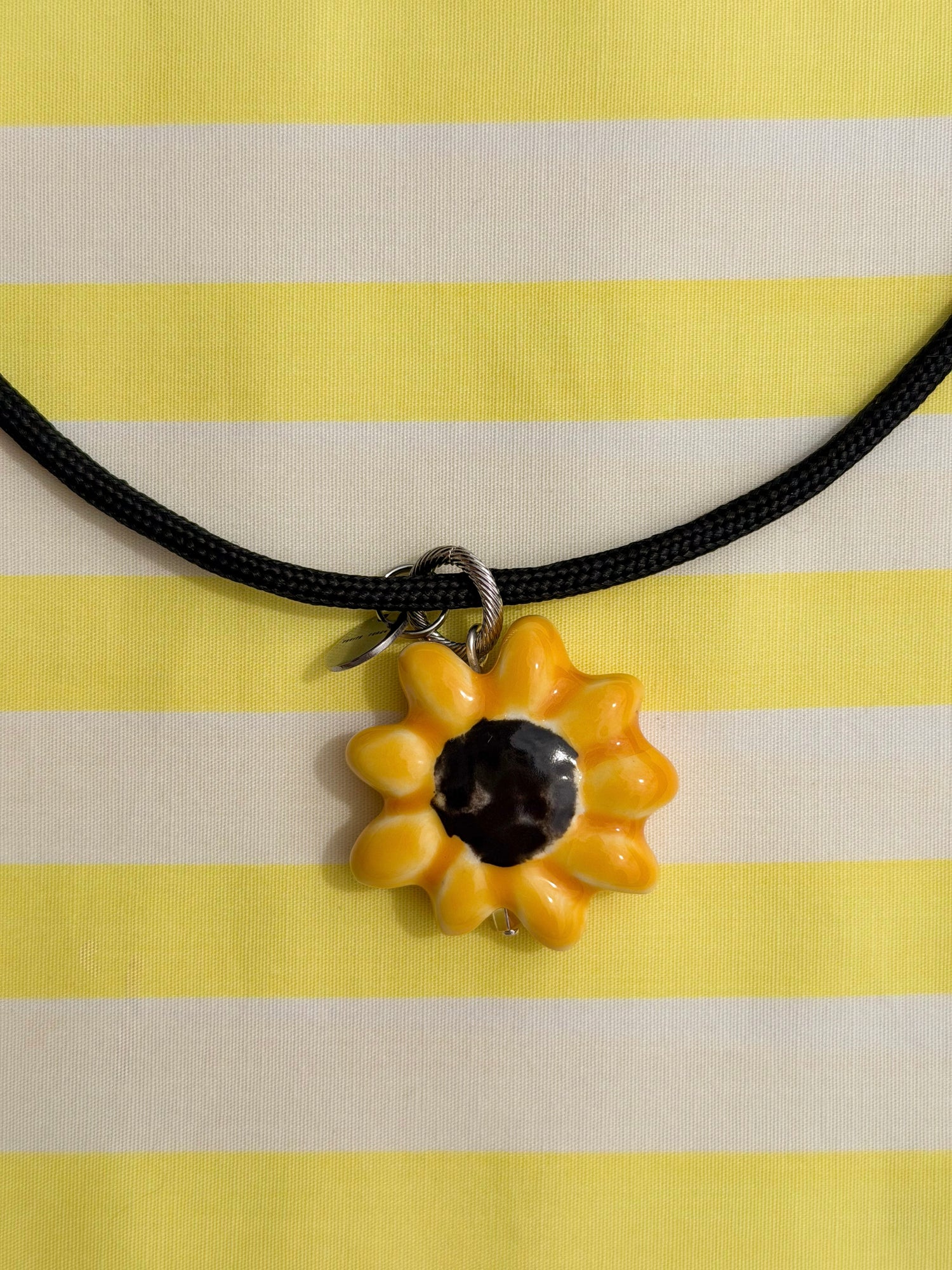 Підвіс для собак SUNFLOWER на чорному шнурку