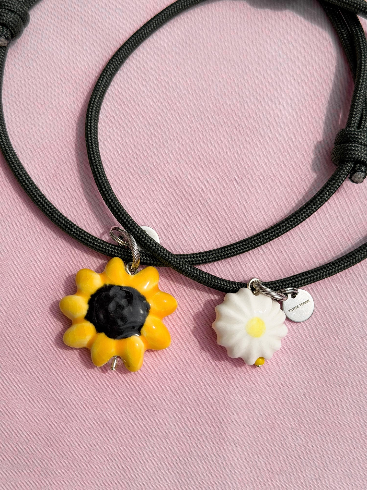Підвіс для собак SUNFLOWER на чорному шнурку