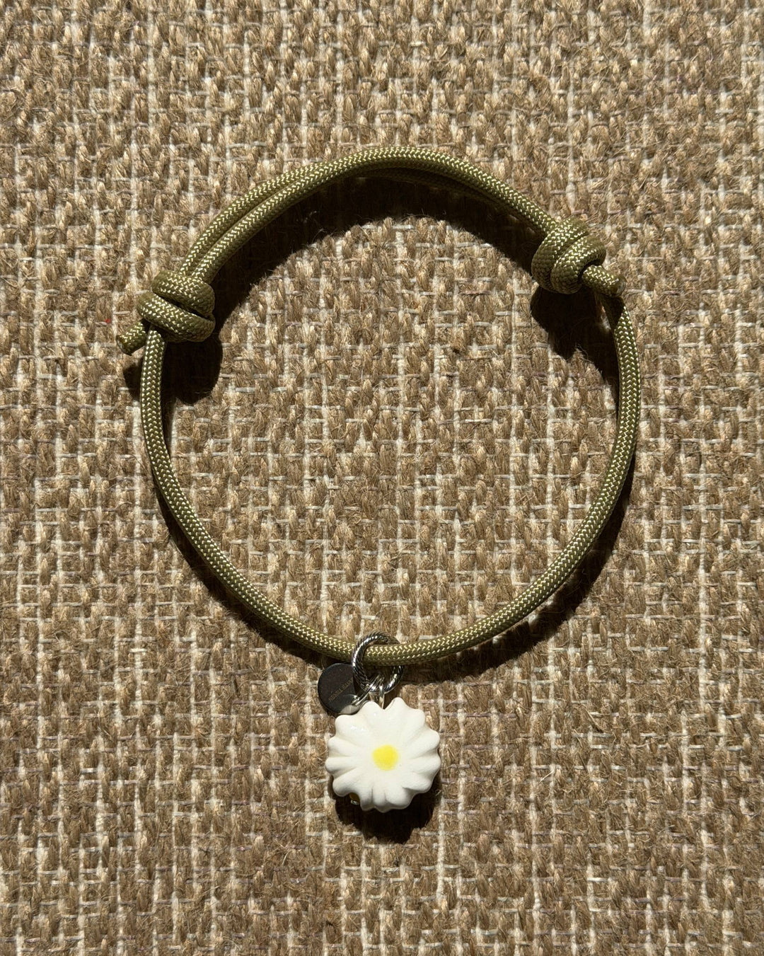 Підвіс для собак CAMOMILE на бежевому шнурку