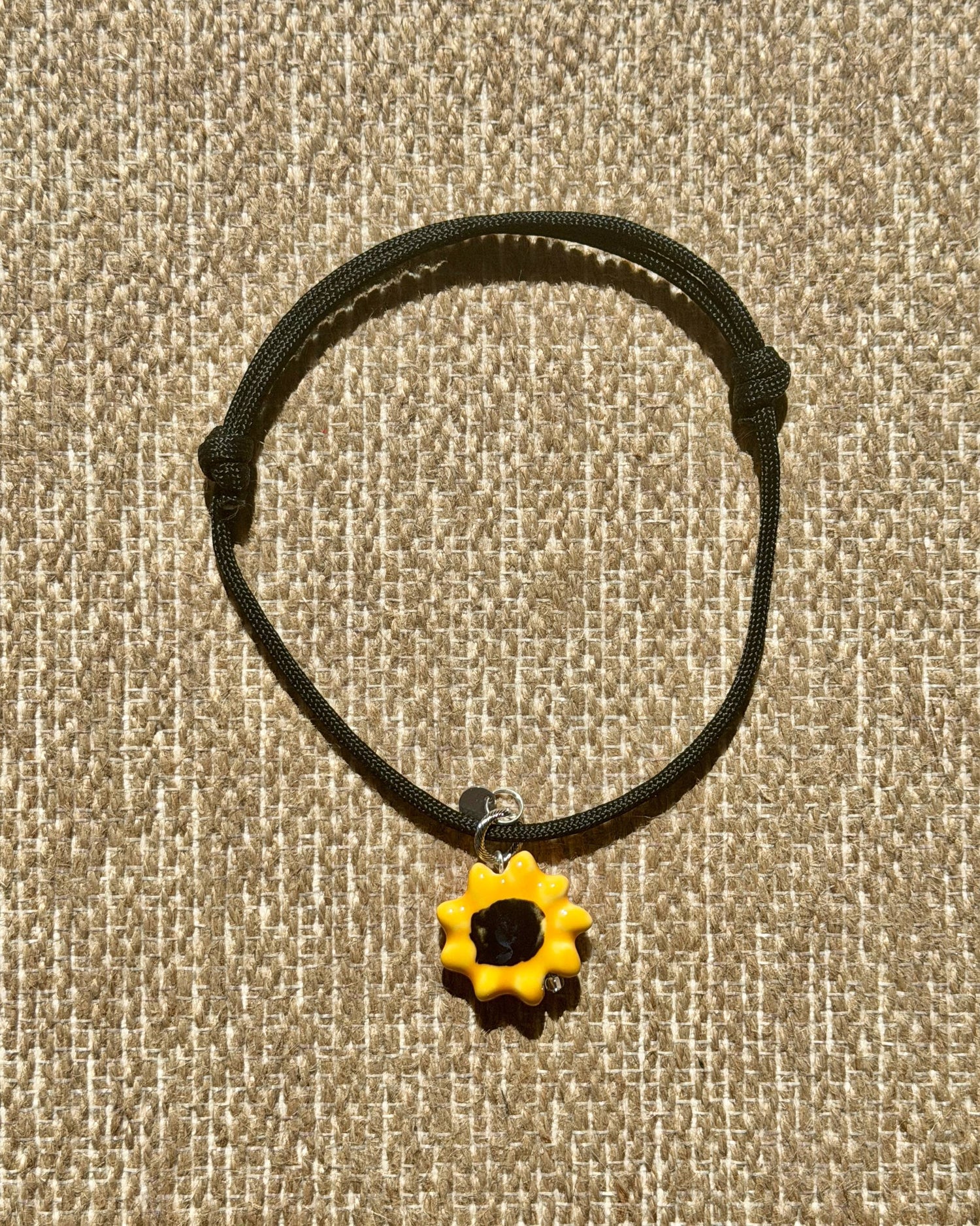 Підвіс для собак SUNFLOWER на чорному шнурку