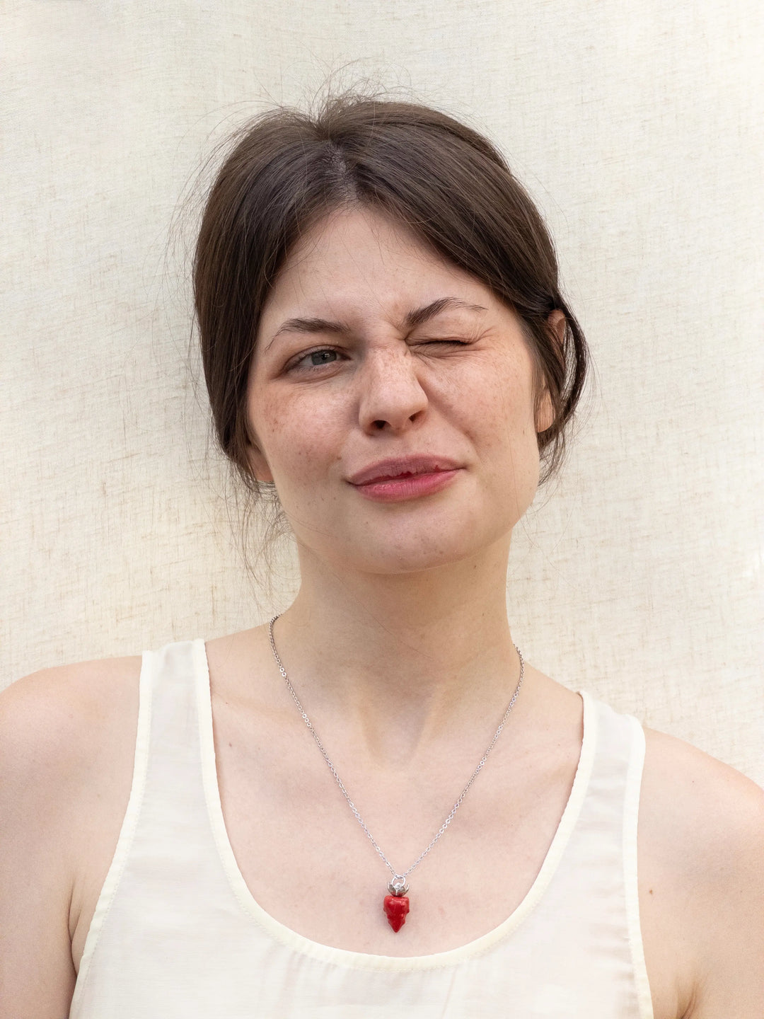 Підвіс STRAWBIE на сріблястому ланцюжку